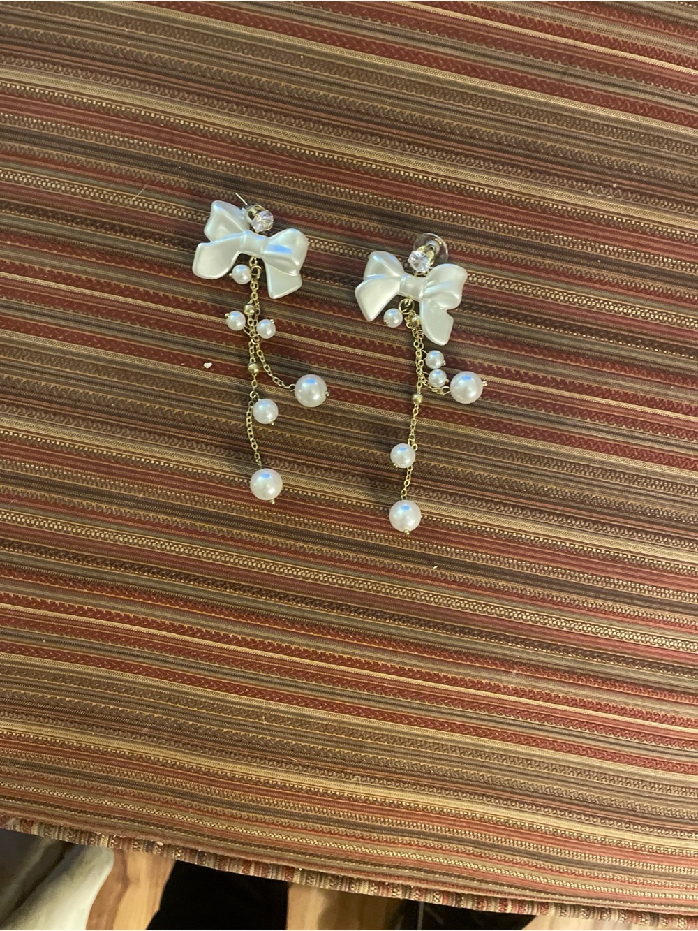 Source Unknown White Bow & Pearl Chain Drop Earrings